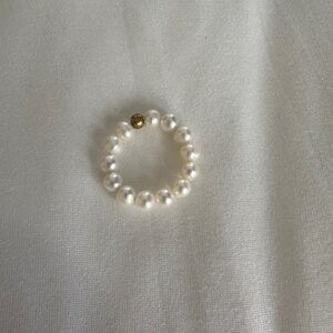 Pearl and gold stretch ring